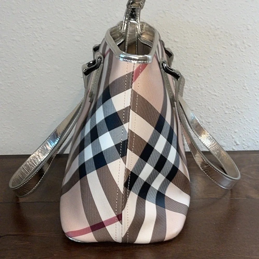 BURBERRY NOVA CHECK GOLD PATENT LEATHER TOTE TOP ZIP